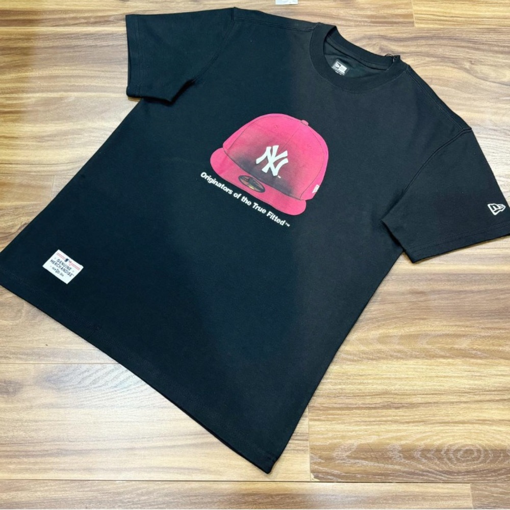Oversized Tee – Fashion-Forward Fit, Maximum Comfort